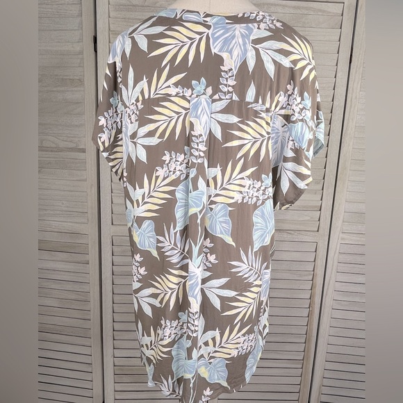 TORRID Button Down Tropical Print Blouse Taupe/Multi-0X - Picture 2 of 2